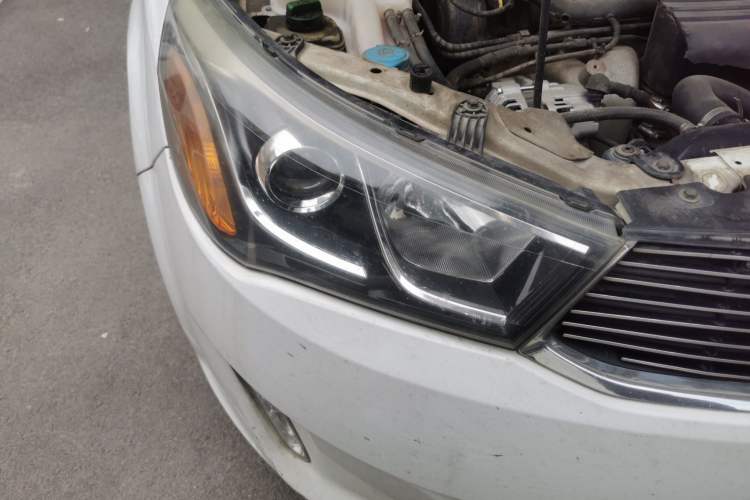 Used Chery Arrizo M7 2015 2.0L CVT Comfort Edition 232 Seats Right Front Headlight