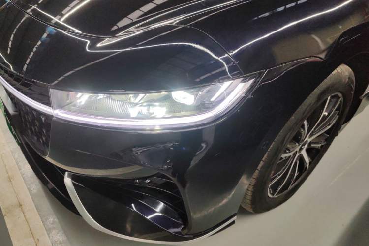 Used VOYAH PASSION 2024 PHEV Four-Wheel Drive Ultra-Long Range Executive Edition Left Front Headlight