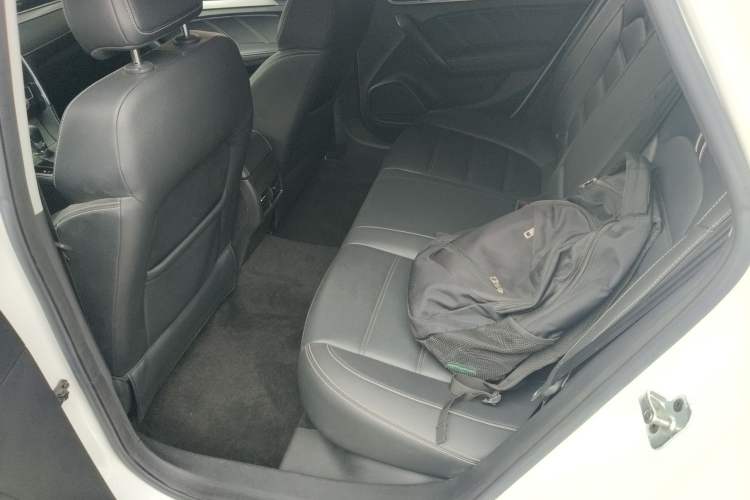 Used MG 6 2017 20T Automatic Luxury Smart Connect Version China V Standard Left Rear Seat