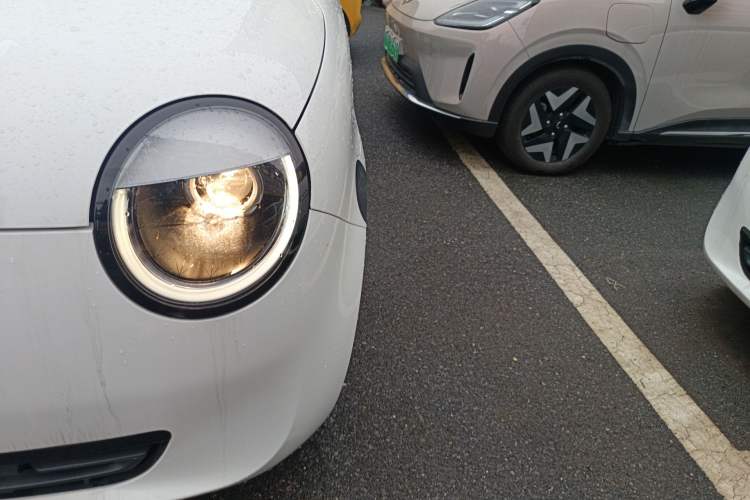 Used CHANGAN NEVO Lumin 2022 155 km – Refreshingly Sweet Edition Left Front Headlight