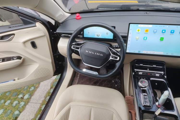 Used Wuling Xingguang 2023 150 Advanced Edition
