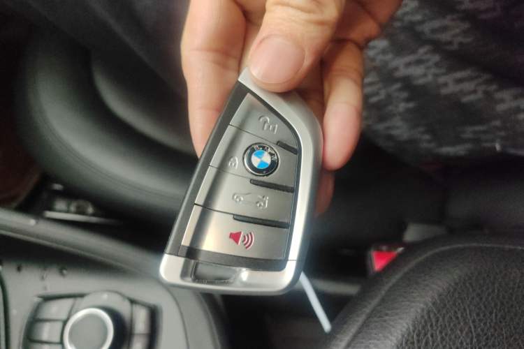 Used BMW X1 2016 sDrive18Li Premium Edition Vehicle Key