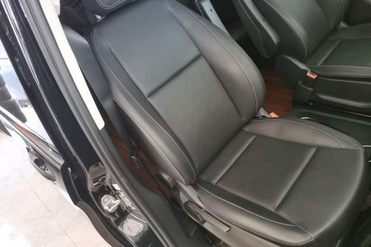 Used Mercedes-Benz Vito 2021 2.0T Elite Version 7 Seats
