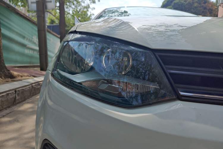 Used Volkswagen Polo 2016 1.4L Automatic Trendy Model Right Front Headlight