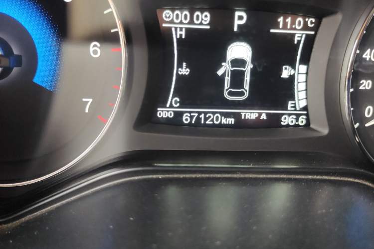 Used Dongfeng Fengon 580 2017 1.5T CVT Luxury Model
