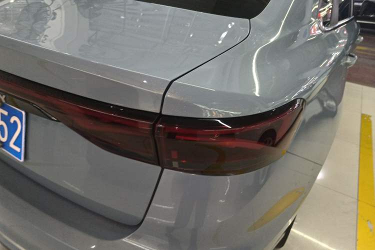 Used Geely Auto Emgrand 2023 4th Generation Champion Edition 1.5L CVT Prestige Model Exterior 3