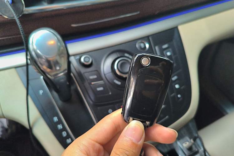 Used Buick GL8 2018 28T Comfort Model China VI Standard Vehicle Key