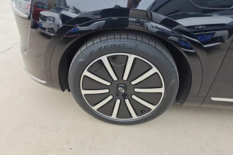 Used Hima AITO M9 2024 Range-Extended Ultra Version 42 kWh 6-Seater Model Exterior 4