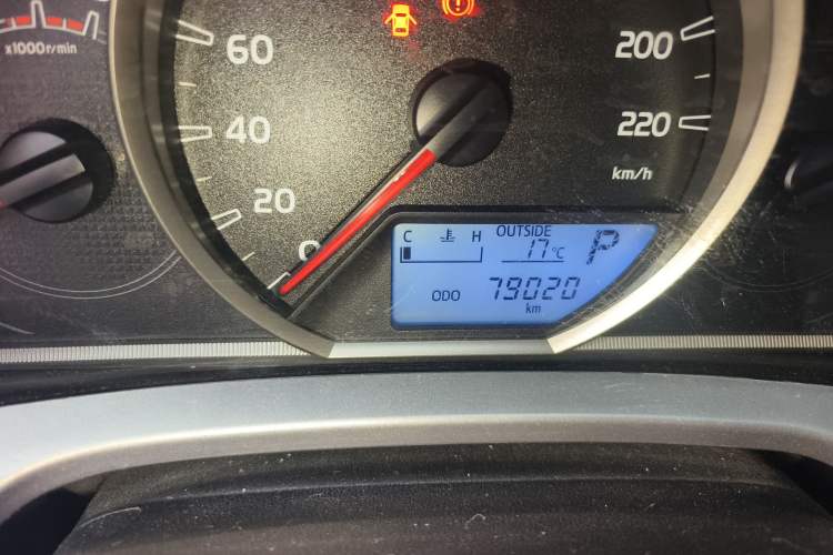 Used Toyota RAV4 2016 2.0L CVT Two-Wheel Drive Comfort Edition China V Standard Odometer Close Up