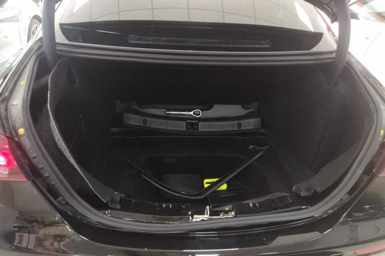 Used Mercedes-Benz E-Class 2021 Restyled E 300 L Sport Luxury Edition Trunk