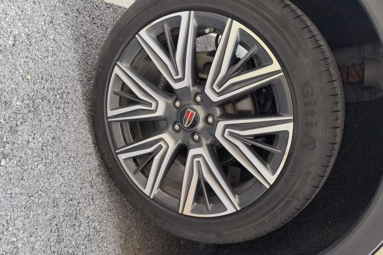 Used Hongqi HS5 2022 Facelifted Version 2.0T Smart Connect Flagship All-Wheel-Drive Edition
