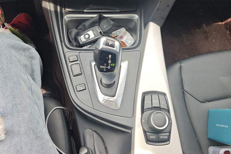 Used BMW 3 Series 2013 320Li Fashion Model Gear Lever