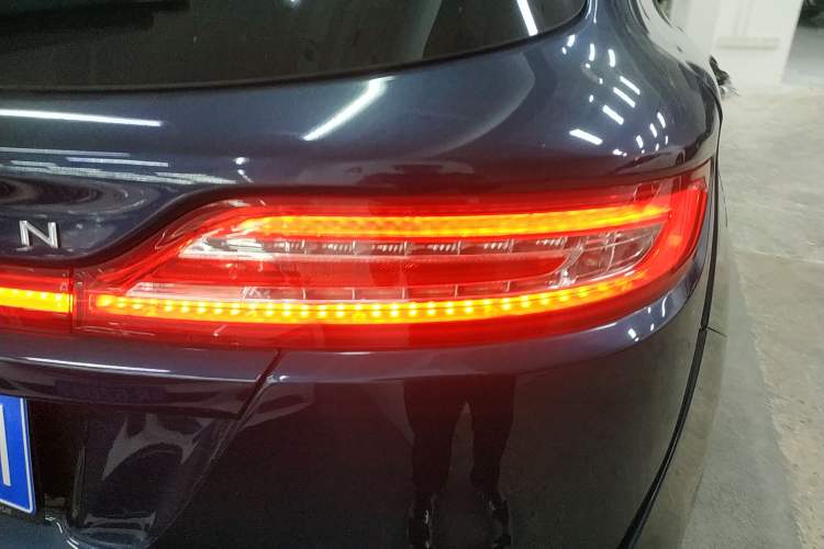 Used Lincoln MKC 2017 2.0T Two-Wheel-Drive Luxury Edition
