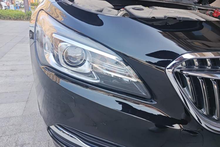 Used Buick LaCrosse 2016 20T Elite Edition Right Front Headlight