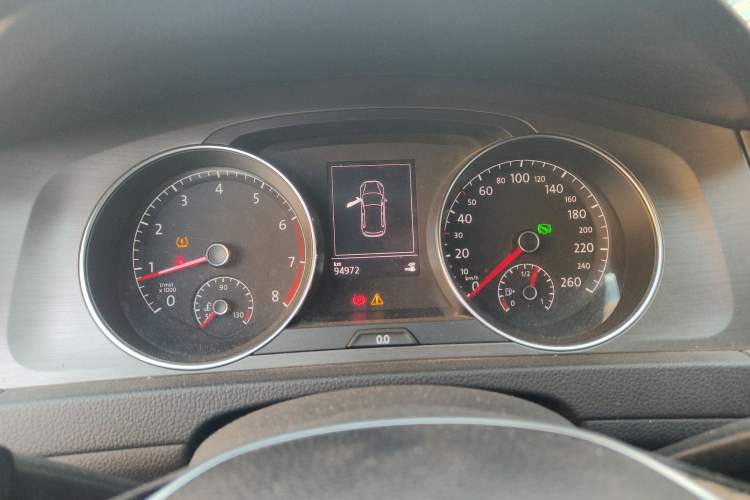 Used Volkswagen Golf 2016 230TSI Automatic Luxury Version
