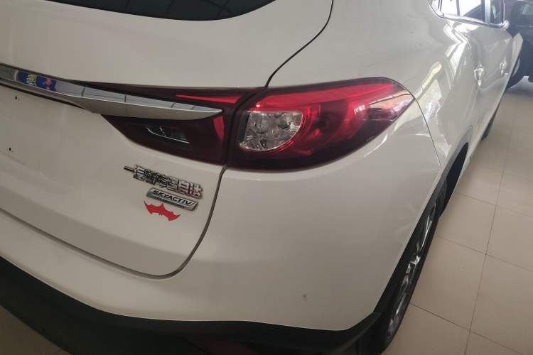 Used Mazda CX-4 2018 2.0L Automatic Two-Wheel Drive Blue Sky Premium Upgrade Version China V Standard Right Rear Taillight