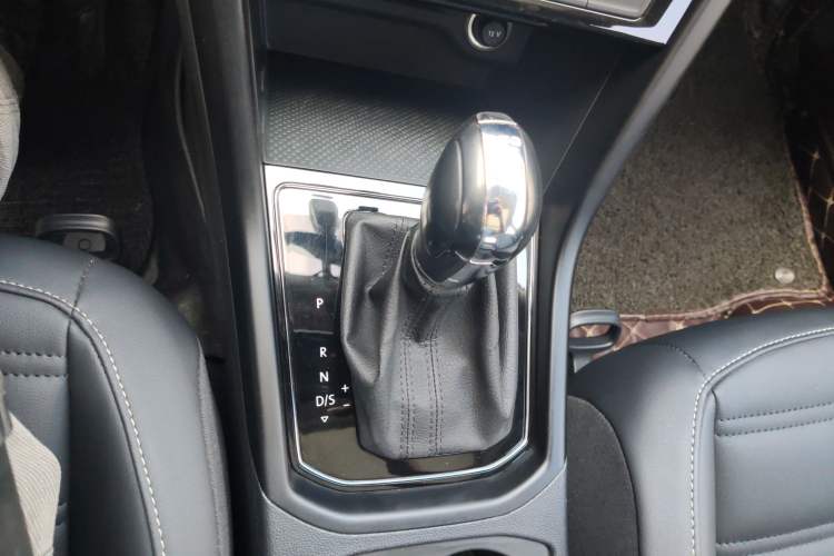 Used Volkswagen Touran 2018 Volkswagen Touran L 280TSI DSG Comfort Edition 7 Seats China VI Standard
