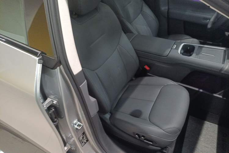 Used XPeng G6 2025 625 Long-Range Max Flagship Edition Right Front Seat