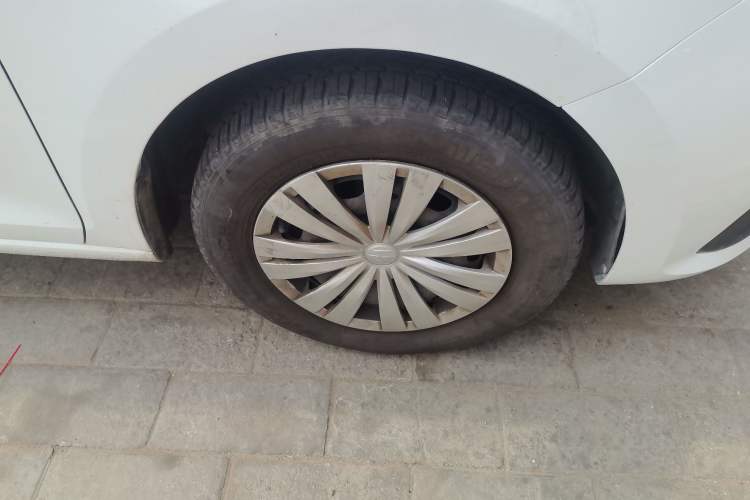 Used Volkswagen Santana 2019 1.5L Manual Fashion Edition China VI Standard Right Front Wheel Hub