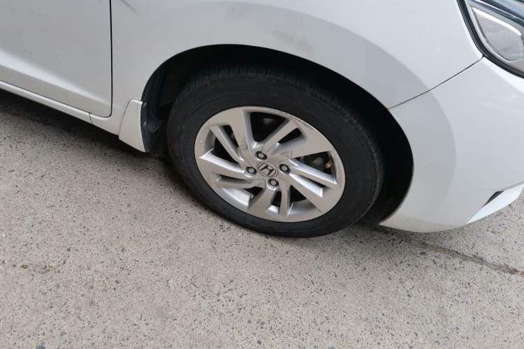 Used Honda Fit 2014 1.5L SE CVT Fashion Model Right Front Wheel Hub