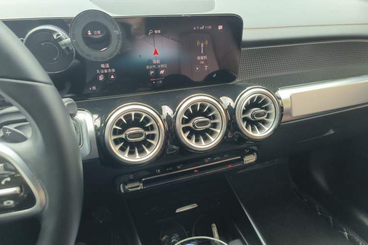 Used Mercedes-Benz GLB 2023 GLB 220 Sport Edition Audio And AC Panel