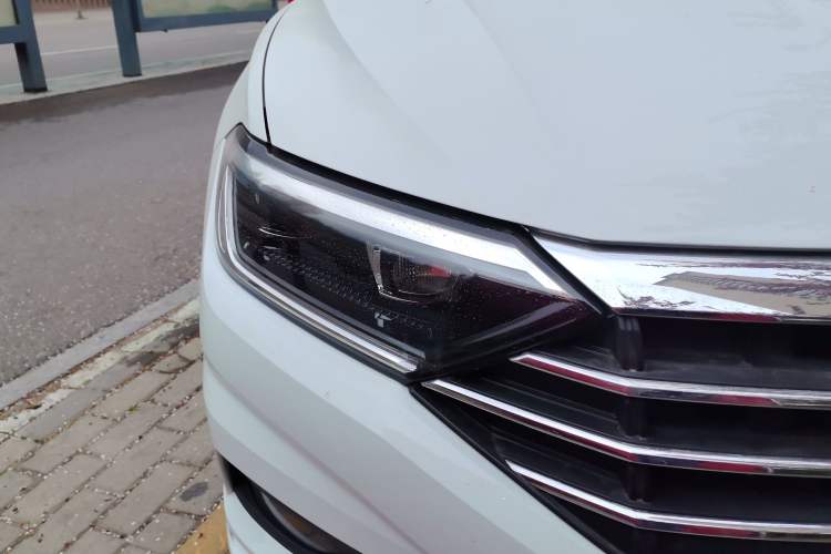 Used Volkswagen Sagitar 2021 280TSI DSG Comfort Connect Edition Right Front Headlight