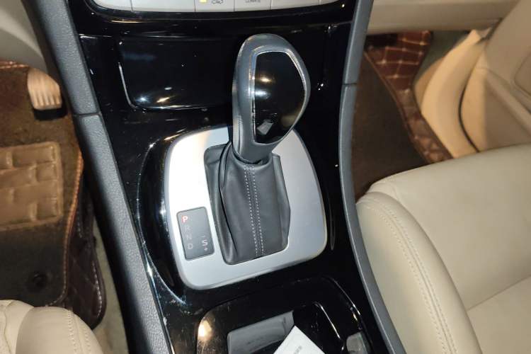 Used Ford S-MAX 2008 2.3L 7-Seater Flagship Navigation Version
