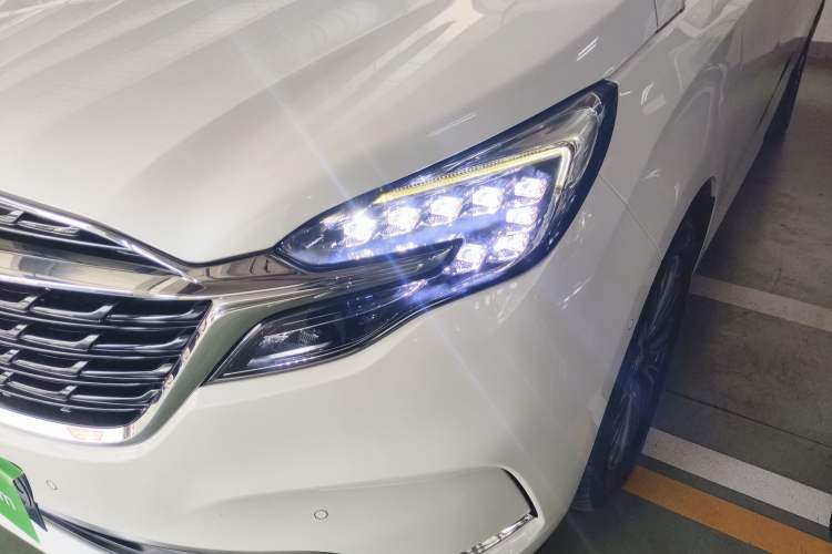 Used Buick GL8 2021 ES Landtrek 653T Luxury Model