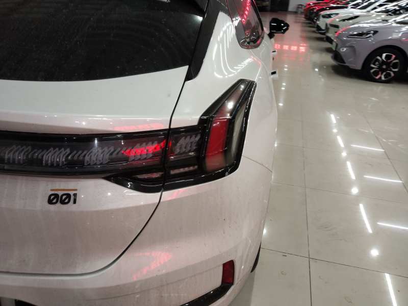 Used Zeekr 001 2023 WE Edition 86 kWh — 7