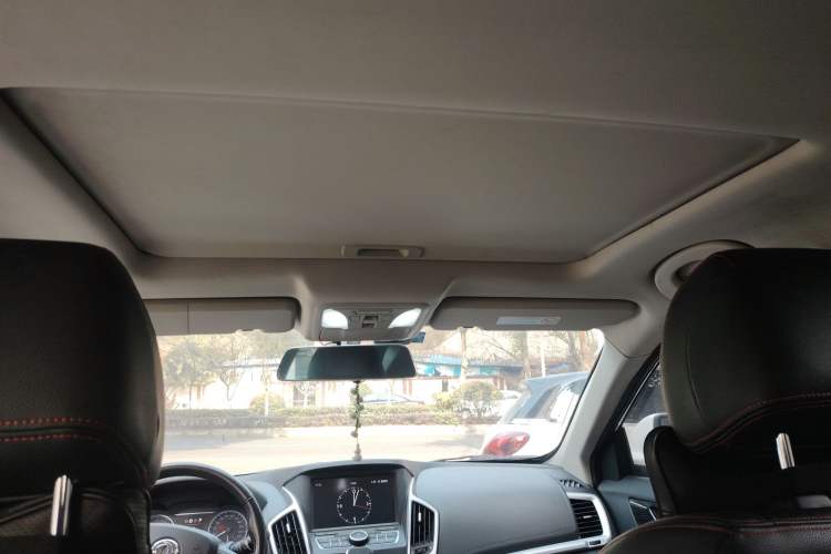 Used Dongfeng Aeolus AX7 2016 2.0L Automatic Zhiyi Trim