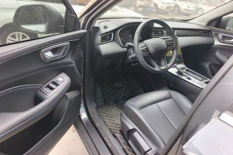 Used Roewe RX5 2025 PLUS 330TGI Automatic Trendsetting Smart Edition Interior 3