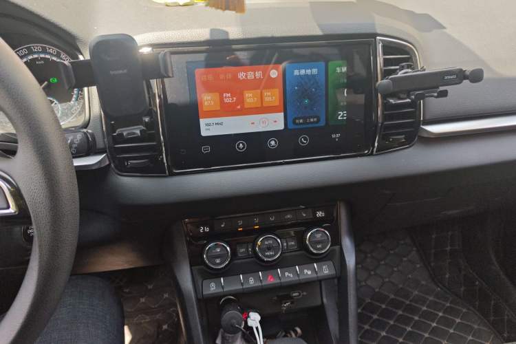 Used Skoda Karoq 2021 TSI280 Luxury Edition Audio And AC Panel