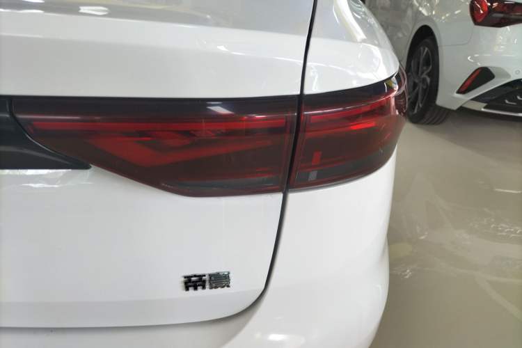 Used Geely Auto Emgrand 2026 Model 4th Generation 4 Millionth Anniversary Edition 1.5L Manual Overdrive Edition Right Rear Taillight
