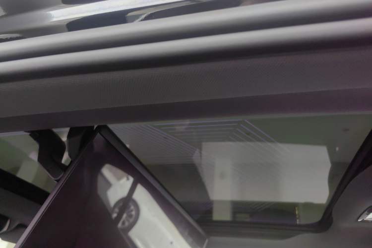 Used BMW 5 Series 2025 530Li Luxury Edition M Sport Package Headliner