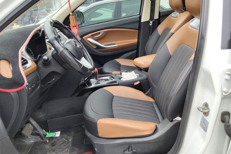 Used Soueast DX7 2015 1.5T Automatic Prestige Model Left Front Seat