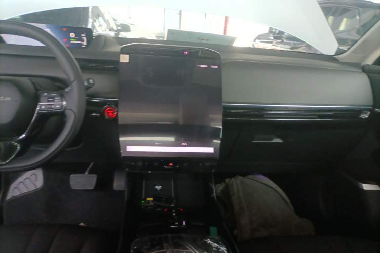 Used Honda P7 2025 Rear-Drive Long-Range Pro Audio And AC Panel