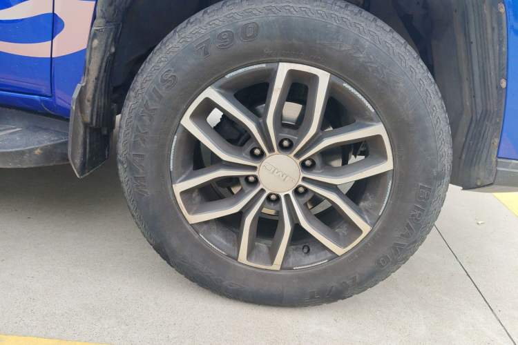 Used JMC Yuhu 9 2019 2.0T Automatic Gasoline Two-Wheel Drive Comfort Edition Right Front Wheel Hub