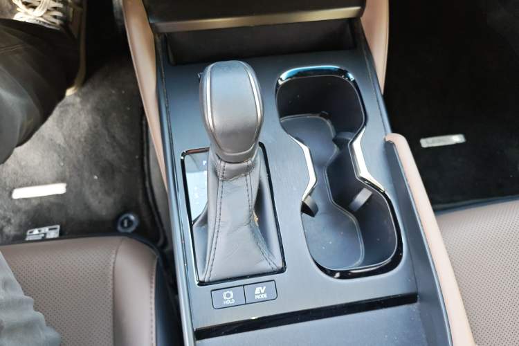 Used Lexus ES 2025 300h Deluxe Edition
