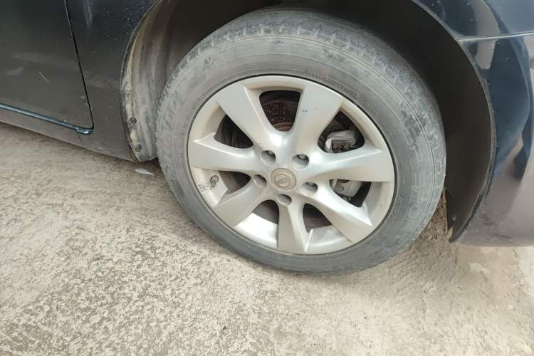 Used Nissan Tiida 2013 1.6L CVT Cool Cafe Edition
