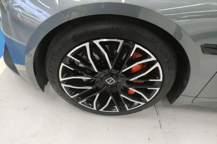 Used Zeekr 001 2024 YOU Edition 100 kWh All-Wheel Drive Left Front Wheel Hub