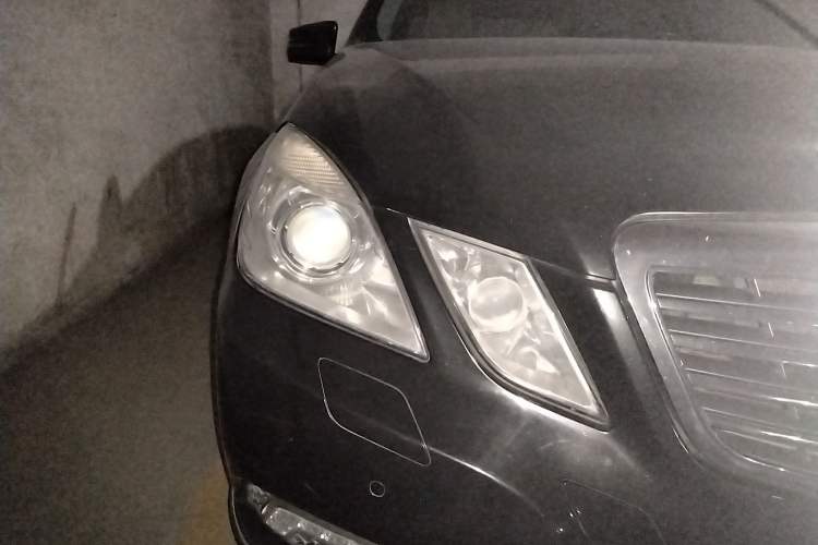 Used Mercedes-Benz E-Class 2009 E 300 Elegant Model