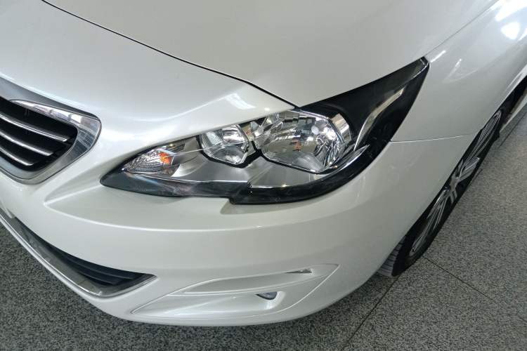 Used Peugeot 408 2014 1.8L Automatic Luxury Edition Left Front Headlight