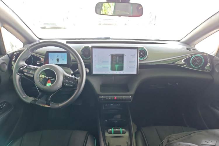 Used BYD Dolphin 2024 Honor Edition 420km Fashion Version

