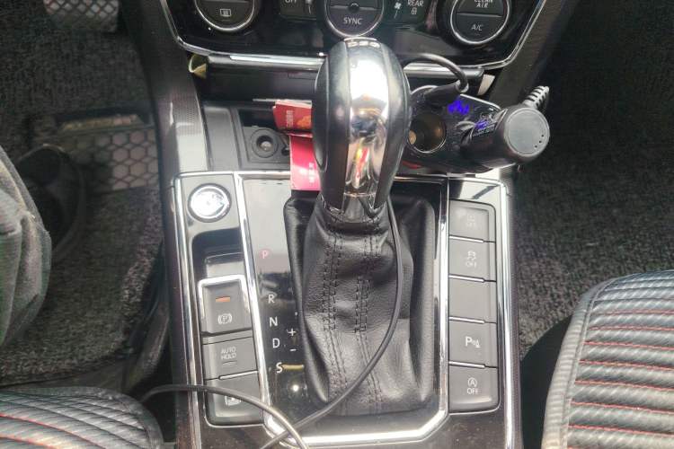 Used Volkswagen Passat 2017 330TSI DSG Prestige Edition Gear Lever