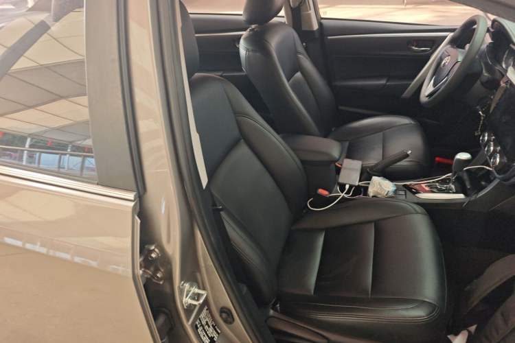 Used Toyota Corolla 2017 Revised Version 1.6L S-CVT GL Right Front Seat