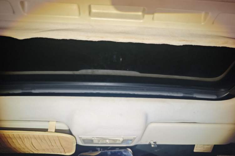 Used Volkswagen Santana 2013 1.6L Automatic Luxury Edition Headliner