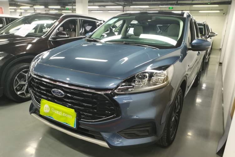 Used Ford Escape 2024 EcoBoost 245 Two-Wheel-Drive Titanium Edition