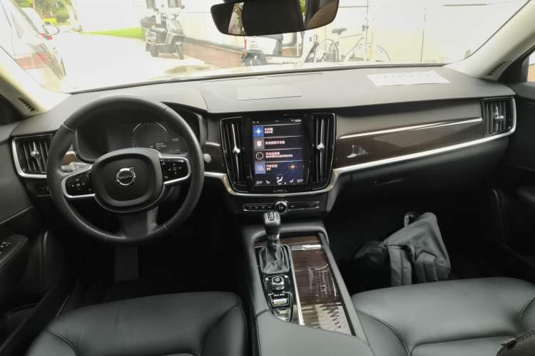Used Volvo S90 2018 T5 Zhiyuan Edition

