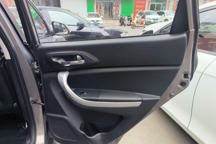 Used CHANGAN CS35 2016 1.6L Manual Luxury Model China V Standard
