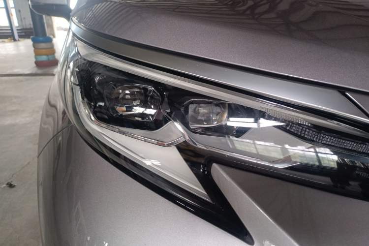 Used Toyota Sienna 2021 2.5L Hybrid Platinum Edition